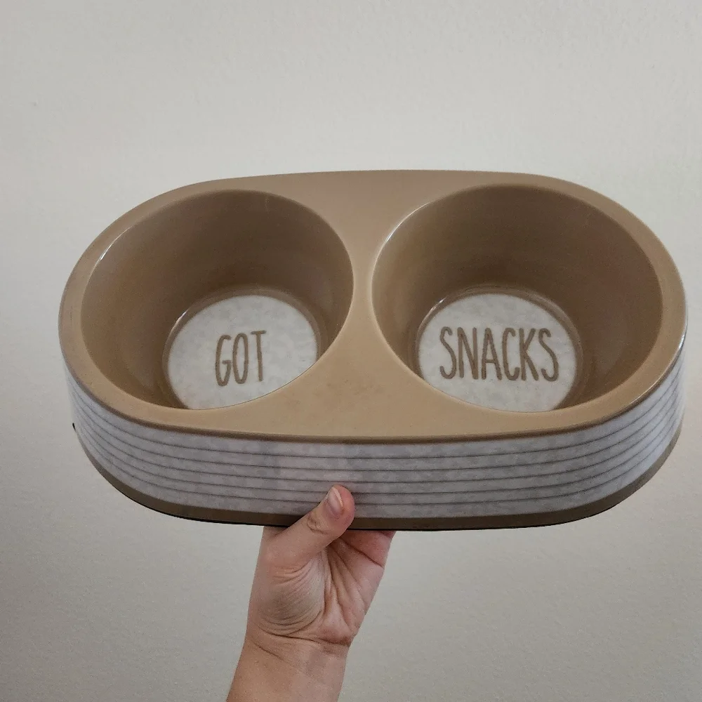 Double Dog Bowl for Food & Water 60 oz